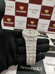 Relojes de diamantes modernos de lujo de 41MM Relojes elegantes de moissanita disponibles en relojes de alta calidad de proveedor indio - Product Image 3