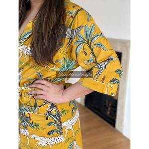 Peignoir Kimono en Coton Imprimé Floral Fait Main Léger avec Cordon de Serrage Doux Tissé Idéal pour la Maison, la Mariée, ODM, ou comme Peignoir de Bain - Product Image 2