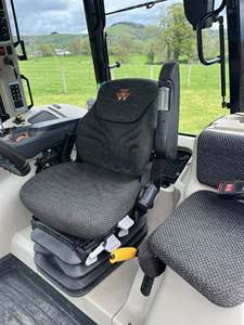 รถแทรกเตอร์มือสอง Massey Ferguson 6715 S รุ่น Dyna 6 สำหรับงานเกษตร ใช้งานหนัก ชั่วโมงการใช้งานสูง - Product Image 5