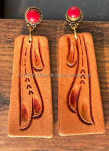 Nueva llegada estilo occidental tallado a mano pendientes de cuero mujeres lindo pendiente de lágrima de moda joyería de moda de cuero - Product Image 4