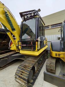 Komatsu pc110-6เครื่องขุดไฮดรอลิกนำเสนออัตราสิ้นเปลืองเชื้อเพลิงที่มีประสิทธิภาพและประสิทธิภาพที่เชื่อถือได้การควบคุมที่สะดวกสบาย - Product Image 5