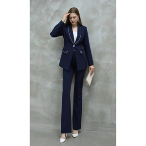 Giacca classica da donna tailleur pantalone bianco con dettaglio argento elegante ed elegante - Product Image 3