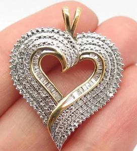 Pendentif en forme de coeur beau diamant cultivé en laboratoire en argent sterling pendentif personnalisé cadeau pour elle - Product Image 1