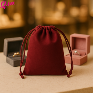 High Quality Eco-Friendly Velvet Cosmetic <b>Bag</b> with Embossed Custom Logo Zipper Closure <b>Large</b> Capacity - Product Image 4