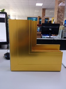 Shalumi Système de fenêtre en aluminium anodisé doré - Product Image 2