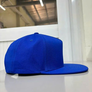 Gorra Snapback Lisa con Perfil Alto Azul de 5 Paneles, Ajustable para Actividades al Aire Libre, Gorras Snapback con Logotipo Personalizado en Vietnam - Product Image 4