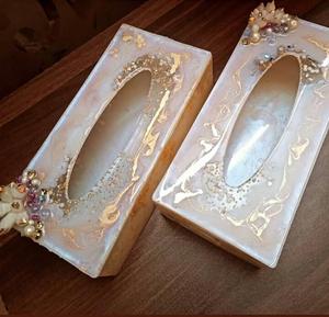 Caja de pañuelos de resina de calidad superior con hermoso diseño impreso, perfecta para uso en comedor y dormitorio a la venta - Product Image 1