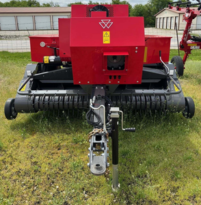 Presse à balles carrées compacte Massey Ferguson 1840 2026 – Mini-presse à balles de foin - Product Image 4