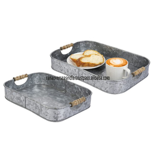 Bandeja de servicio de metal galvanizado rústico con asas de madera perfecta para sarveware y vajilla ofrecida en diversos tamaños y diseños - Product Image 6