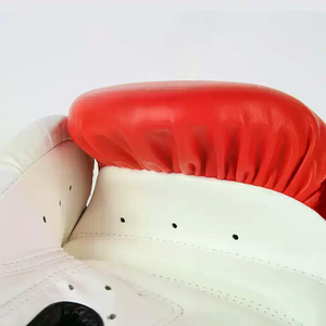 Gants de boxe MMA personnalisés de haute qualité avec logo, en cuir PU confortable, respectueux de l'environnement, avec sangle de poignet réglable, protection UV, fabriqués en usine - Product Image 3