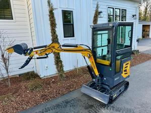 FREE SHIPPING AGT DM13C HYDRAULIC EXCAVATOR 13.5HP 37"BACKFILL BLADE 16" BUCKET/TEETH FULLY CABBED FAN EPA CE AUXILIARY PLUMBED - Product Image 6