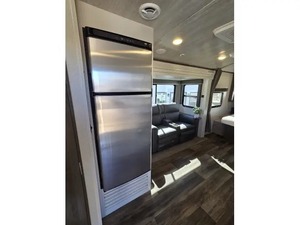 Usado 2022 K-e-y-s-t-o-n-e C-O-U-G-A-R H-A-LF-TON 22RBS - Product Image 4