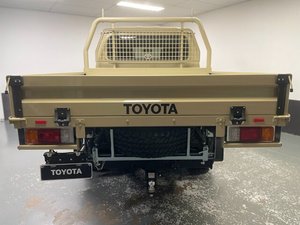 Le meilleur pick-up double cabine VDJ79 soigneusement utilisé, modèle 2022 2023 2024 2025, 100% fonctionne parfaitement - Product Image 3