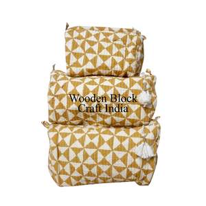 Juego de Bolsas de Maquillaje Acolchadas con Estampado Floral Pastel, Hechas a Mano, de Alta Calidad y Precio Accesible, Juego de 3 Bolsas de Cosméticos Modernas para Mujer - Product Image 6