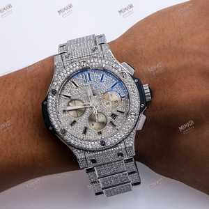 Montre-bracelet chronographe en diamant Moissanite de luxe entièrement glacée personnalisée avec sous-cadran unique Montres analogiques à quartz style barre - Product Image 2