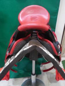 Sillín Endurance de cuero rojo personalizado de 17 "-Comodidad y rendimiento superiores en árbol de fibra de vidrio-Sillín de caballo ligero y duradero - Product Image 6
