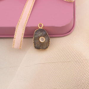 Conector de piedras preciosas de labradorita desigual en bruto Natural, conector de dijes de bisel pequeño hecho a mano para componente de diseño de fabricación de joyas DIY - Product Image 1