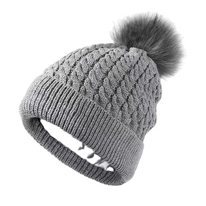 Gorro de invierno para mujer, gorro de piel sintética con forro de satén, gorros para mujer, gorros de punto cálidos de invierno 2025 - Product Image 2
