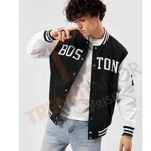 Chaqueta Universitaria de Diseñador para Hombre, Venta al por Mayor de Fábrica, Cuello de Béisbol con Gráfico de Letras y Ribete a Rayas - Product Image 3