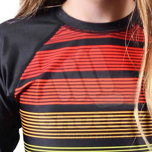 Vêtements de compression par sublimation MMA pour enfants, rashguard à manches longues avec matière en spandex/polyester, personnalisé pour les garçons et les filles - Product Image 4