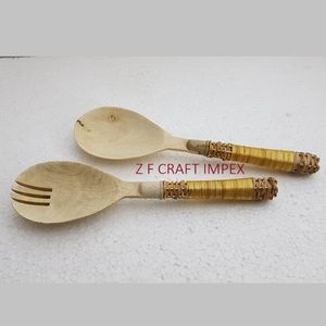 Ensemble de cuillères à salade en bois à manche en laiton entièrement fait à la main Nouvelles cuillères à salade de service tendance Nouveau type de serveurs à poignée - Product Image 1