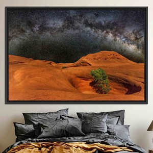 Obra de arte impresa en lienzo: Vista nocturna del desierto - Decoración moderna y elegante, lienzo con marco NEGRO - Product Image 1