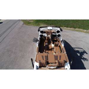 Barco de Lujo Malibu M242 2026 con Motor Fuera de Borda de 607 HP y Eslora de 102 Pies - Product Image 1