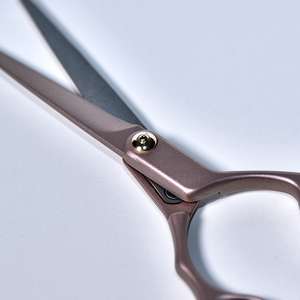 Ciseaux de coiffure professionnels Eversharp à lame droite de 5,75 pouces, personnalisables, pour droitiers, en acier inoxydable tranchant, rose métallique - Product Image 4