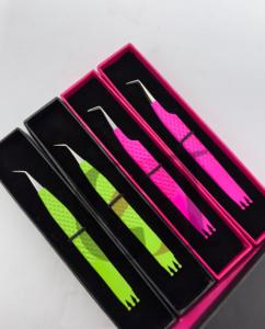 แหนบปลายแหลม 10 มม. สแตนเลส ป้องกันไฟฟ้าสถิต ทนทาน ดีไซน์เจาะรูด้านหลังสีชมพูอมเขียวสดใหม่ - Product Image 1