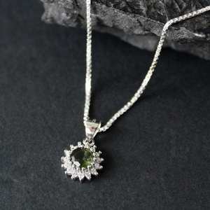 Liontin batu 6mm <span class=keywords><strong>Moldavite</strong></span> perak murni perhiasan <span class=keywords><strong>Moldavite</strong></span> dari Ceko asli kalung liontin <span class=keywords><strong>Moldavite</strong></span> - Product Image 2