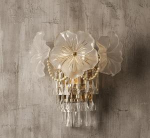 Lampe murale d'accent floral artisanale |   Objet de décoration rayonnant pour les maisons modernes |   Applique murale décorative à l'éclat floral - Product Image 4