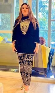 Grande robe musulmane en dentelle brodée florale pour femmes Robe en satin longue au sol décontractée et respirante pour toutes les saisons-8299 - Product Image 2