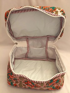 Bolsa de Viaje Vintage Acolchada de Algodón con Estampado a Mano, Cierre de Cremallera, Resistente al Agua, Hecha en Rajastán - Product Image 3