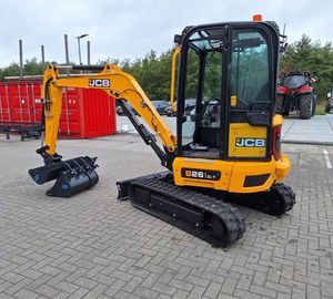 Miniexcavadora JCB 26C-1 de 2.6 Toneladas, Excavadora Compacta de Orugas con Motor Diésel y Sistema Hidráulico para Construcción - Product Image 1