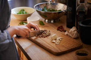 Tabla de Cortar de Madera Ecológica con Diseño Único - Utensilio de Cocina Resistente y Apto para Lavavajillas - Product Image 2