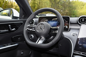 Sedán de Lujo 2024, 1.5T Turbo, Híbrido Suave de 48V, Tracción Trasera, 170HP, Automático de 9 Velocidades, Interior de Cuero, Volante a la Izquierda - Product Image 5