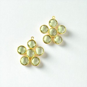 ชุดหนามเตยลายดอกไม้พลอยสีเขียวจี้ชุบทอง - Product Image 1