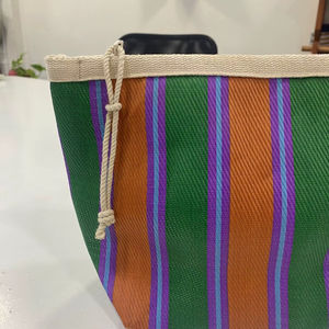 Pochettes de toilette cosmétiques à fermeture éclair réutilisables en nylon recyclé écologique étiquette de logo de sac fourre-tout de plage de voyage à rayures personnalisées - Product Image 4