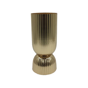 Florero de Metal de calidad superior acabado dorado para el hogar sala de estar Mesa jarrones de Metal decorativos hechos a mano a granel - Product Image 1