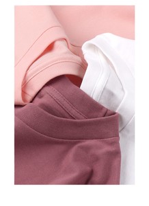 Camiseta de Manga Larga de Algodón Peinado de 230g, Color Rojo Ladrillo, Personalizable con Logotipo Bordado OEM, Unisex, Estilo Vintage - Product Image 3