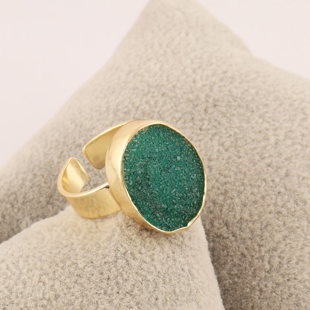 สีเขียว