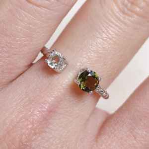 แหวนคริสตัลอัญมณีสีเงิน S925พร้อม moldavite เกรดอัญมณีสำหรับเครื่องประดับที่ไม่ซ้ำกัน - Product Image 4