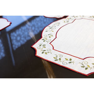 Juego de Mantel de Mesa Bordado con Diseño Floral Navideño de 22 Piezas, Camino de Mesa Rectangular de Lino de Poliéster Resistente a las Manchas - Product Image 2