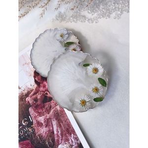 ที่รองแก้วเรซินสีสันสดใสที่ทำให้พื้นที่รับประทานอาหารที่น่าเบื่อและชุดโต๊ะกาแฟ4ชิ้นมีดีไซน์และวัสดุพรีเมียมพิเศษ - Product Image 4