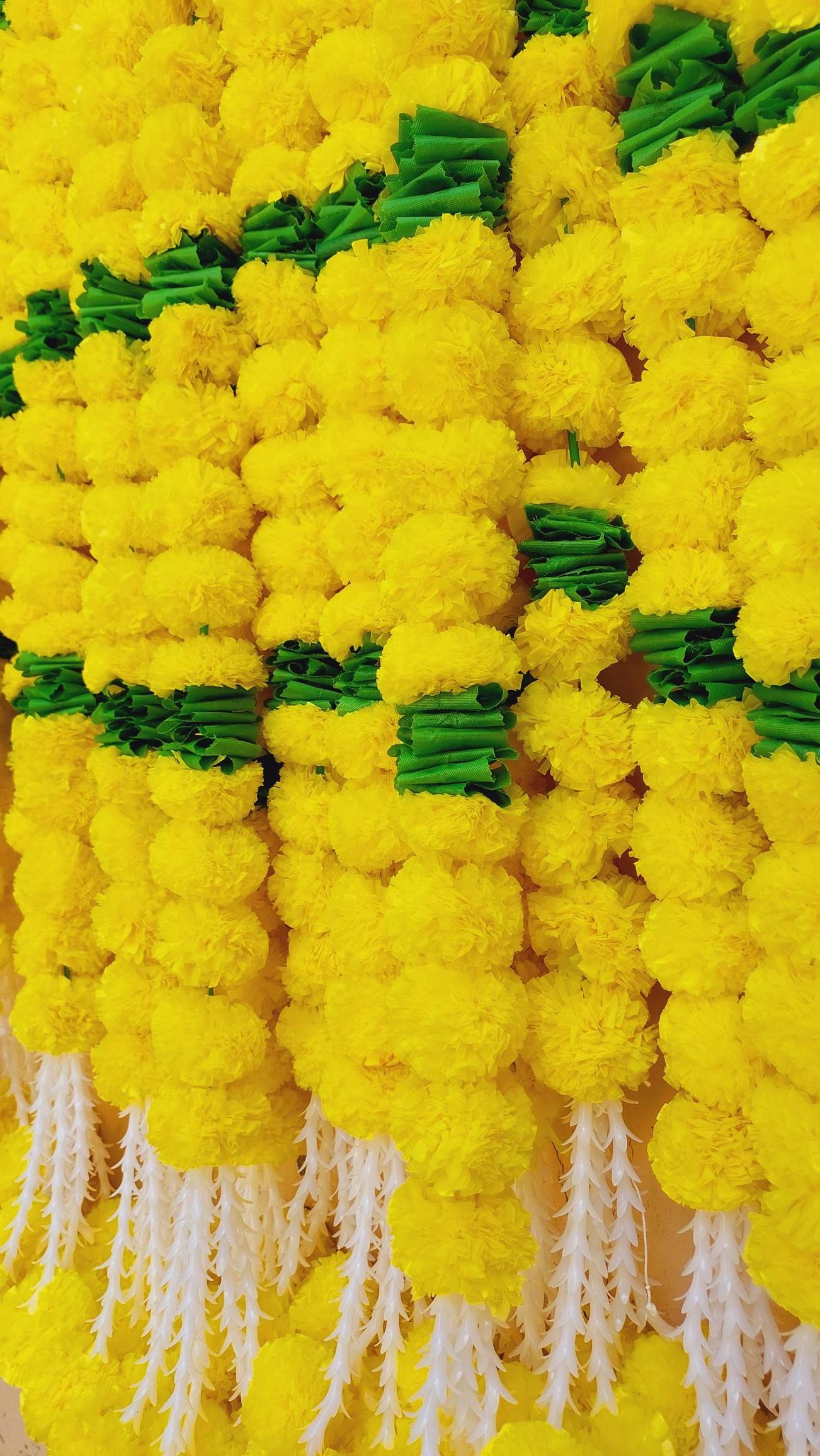 สีเหลือง