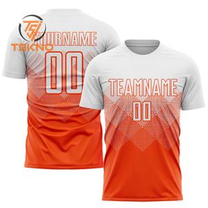 Uniforme de football d'équipe personnalisable 100% polyester couleur noire avec logo OEM Service Football Sport conçu au Pakistan - Product Image 4