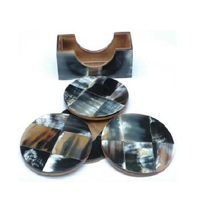 Posavasos negros de hueso de cuerno de resina redondos de primera calidad exclusivos al por mayor manteles y almohadillas para tazas de café y té - Product Image 1