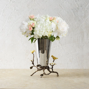 Vase à fleurs de table en acier brossé moderne de luxe avec des détails floraux en or antique - Product Image 2