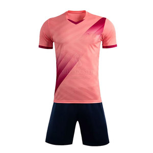 Conjunto de ropa de fútbol personalizada de alta calidad Estilo de uniforme de fútbol transpirable de secado rápido - Product Image 1