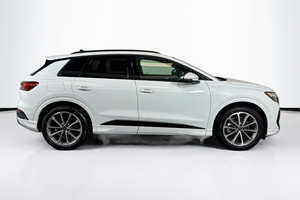 Audi Q4 Sportback E-TRON AWD Crew Cab Pickup Usado 2023 - Product Image 4
